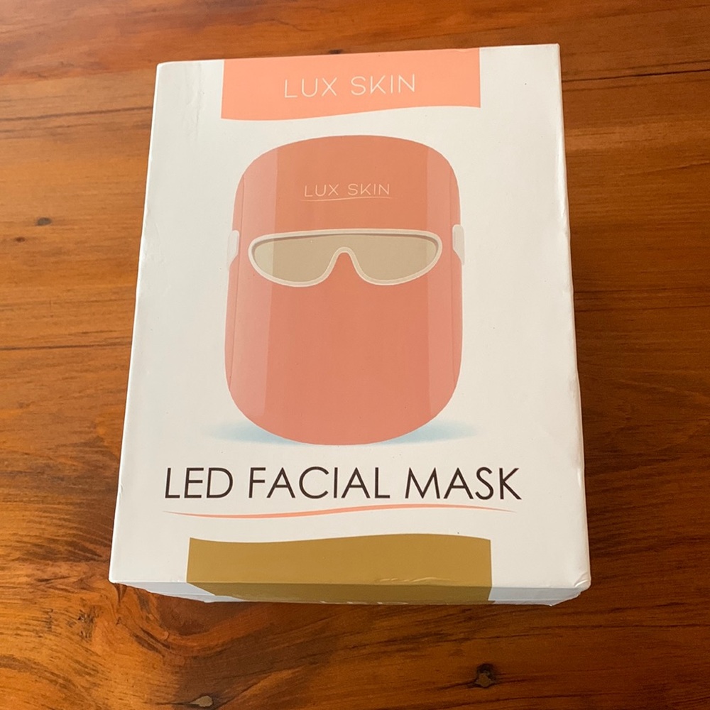 LED face mask